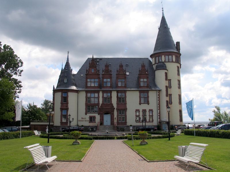 Schloss Klink (Landseite)